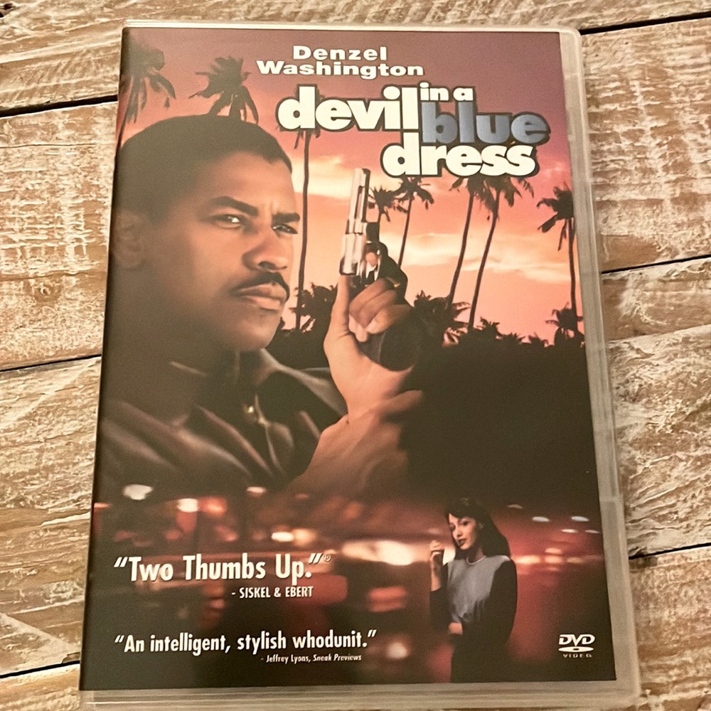 3/$15 u pick dvds📀or 1 for $9~ Devil in a Blue Dress